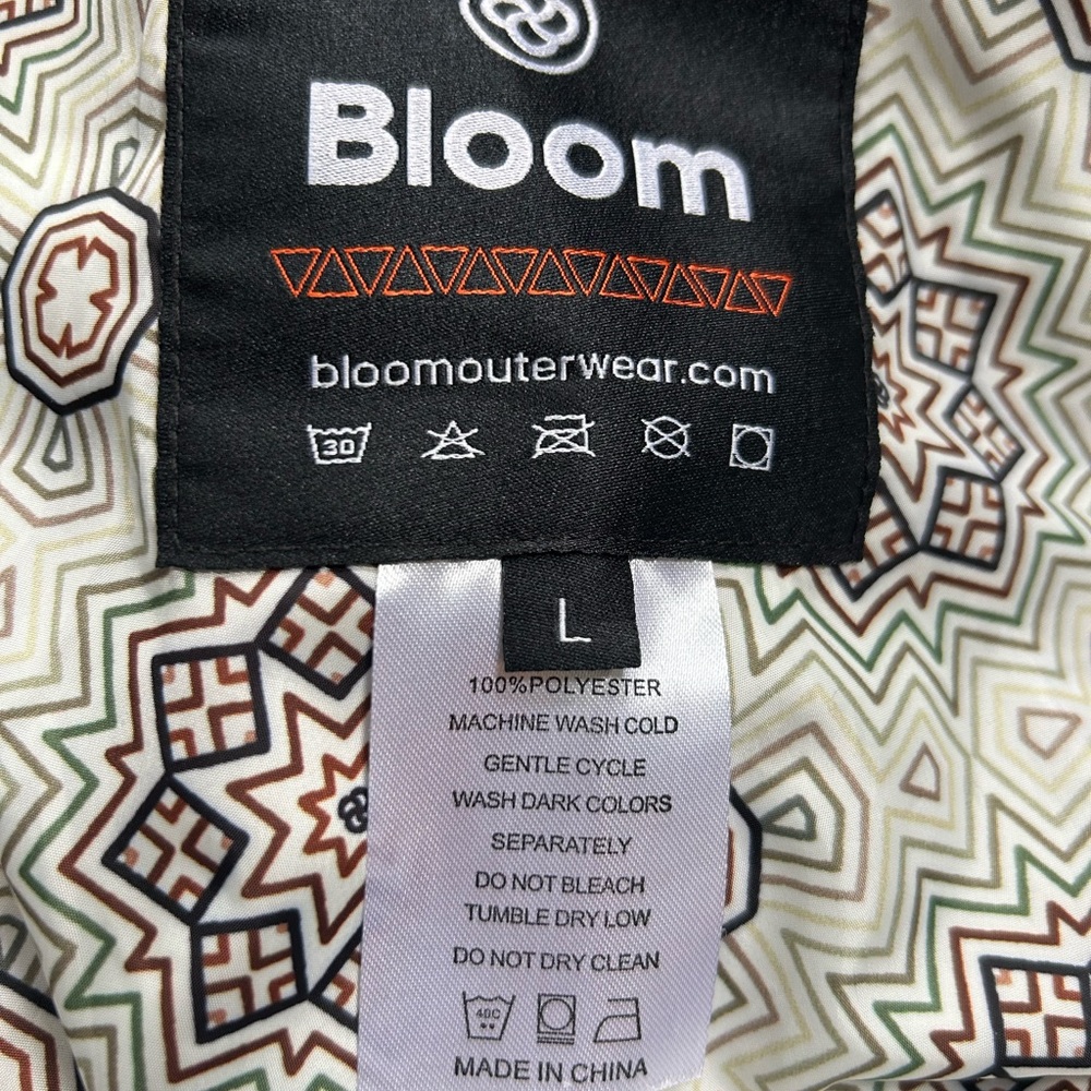 Bloom snowboard/ski pants.  Size L    Purchased for ski trip but never worn.